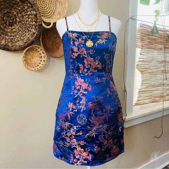 SHEIN Oriental Mini Dress - Picture 4 of 13